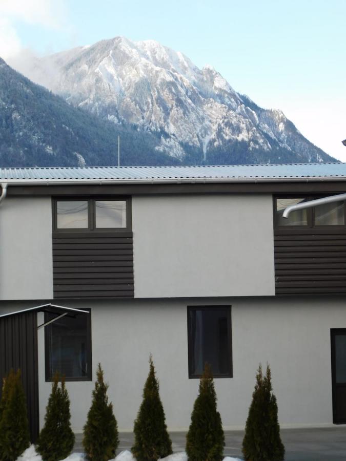 Mountain Vista Suites Зэрнешти Экстерьер фото