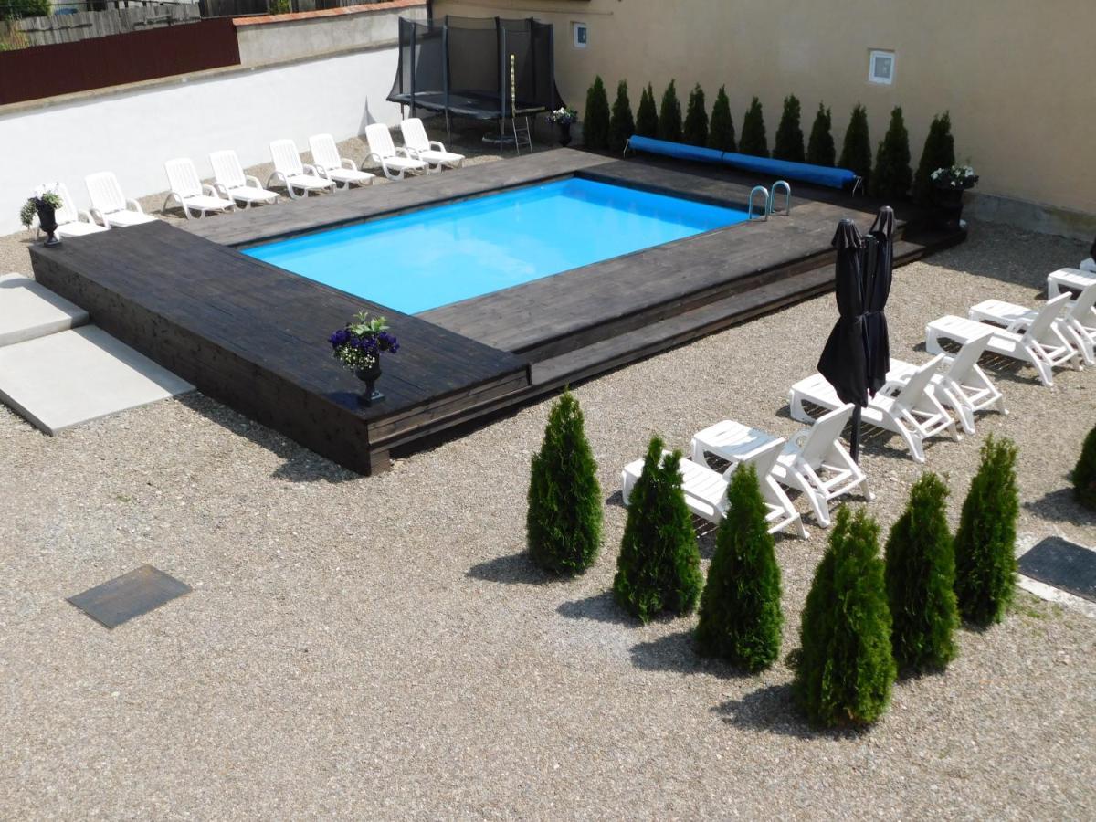 Mountain Vista Suites Зэрнешти Экстерьер фото