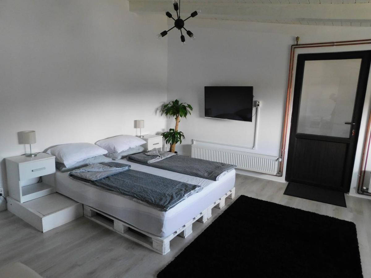 Mountain Vista Suites Зэрнешти Экстерьер фото
